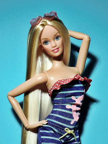 ¡Tan falso como una Barbie! al fin son películas...